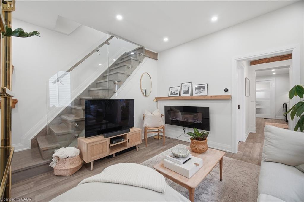 146 Campbell Avenue Property Photo 12