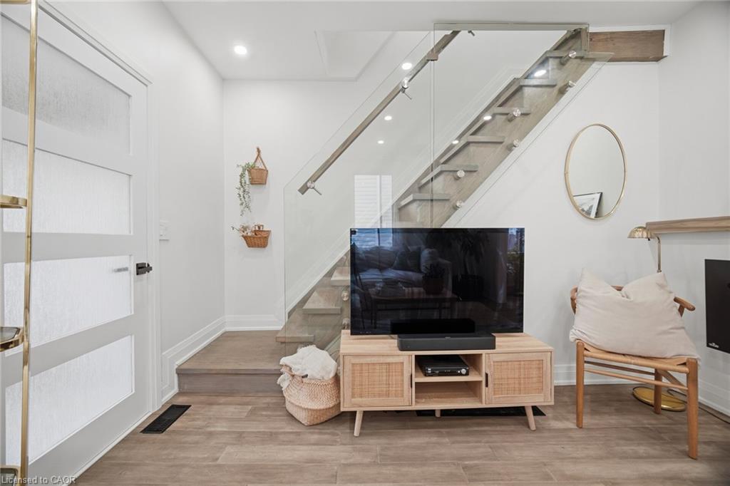 146 Campbell Avenue Property Photo 25