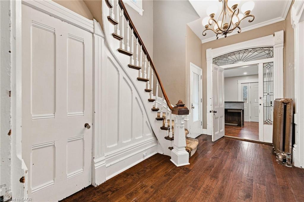 450 Main Street W Property Photo 8