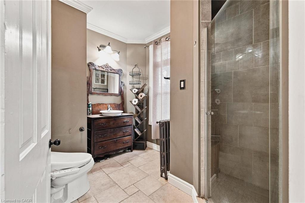 450 Main Street W Property Photo 28