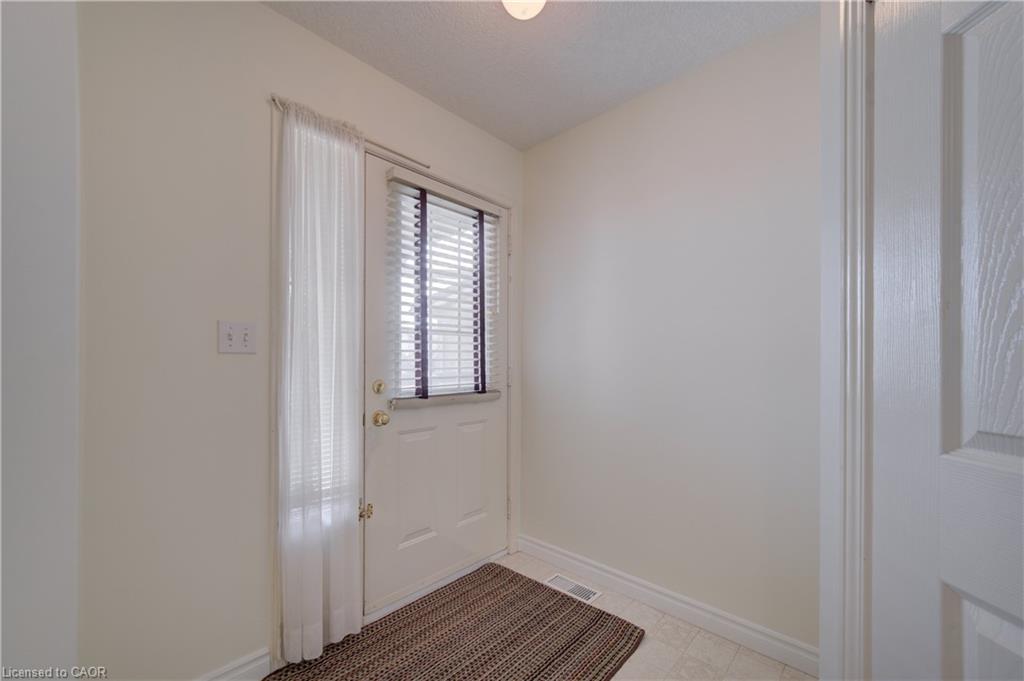 1064 Copper Leaf Crescent Property Photo 4