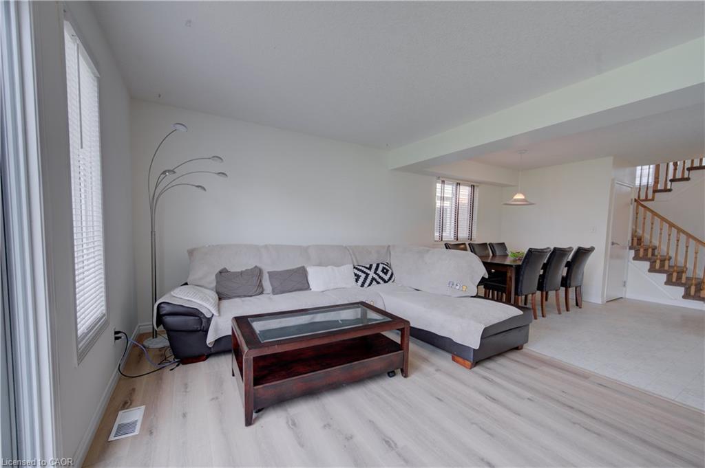 1064 Copper Leaf Crescent Property Photo 13