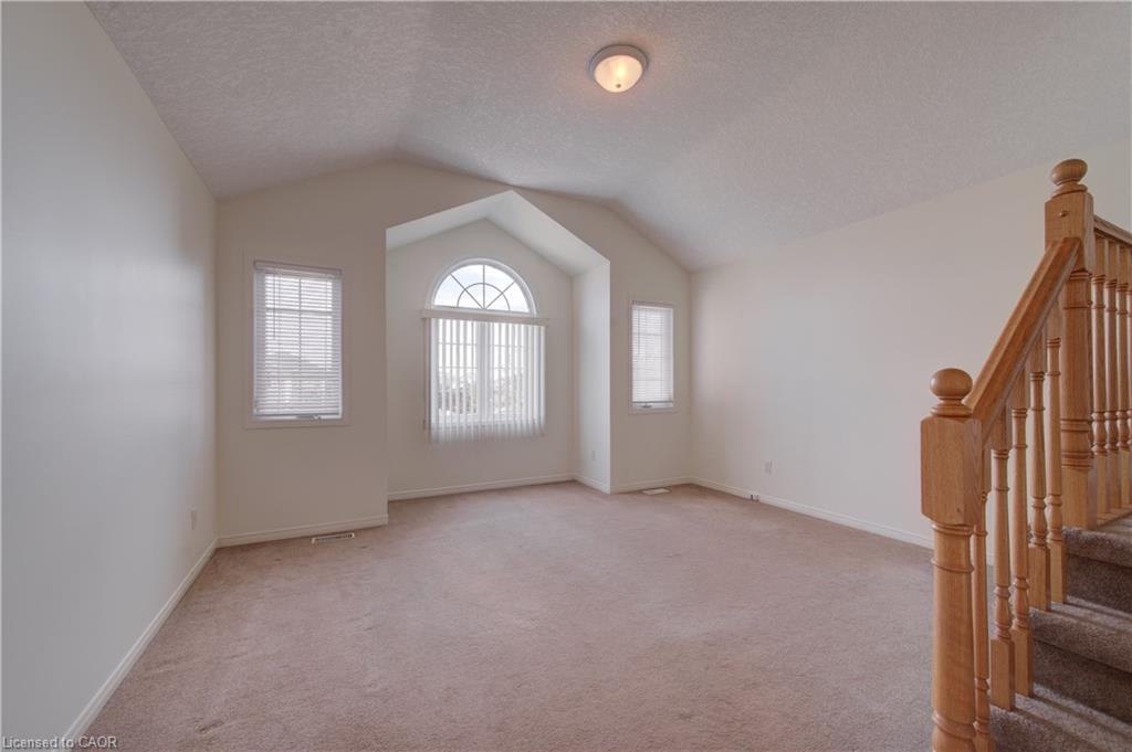 1064 Copper Leaf Crescent Property Photo 15