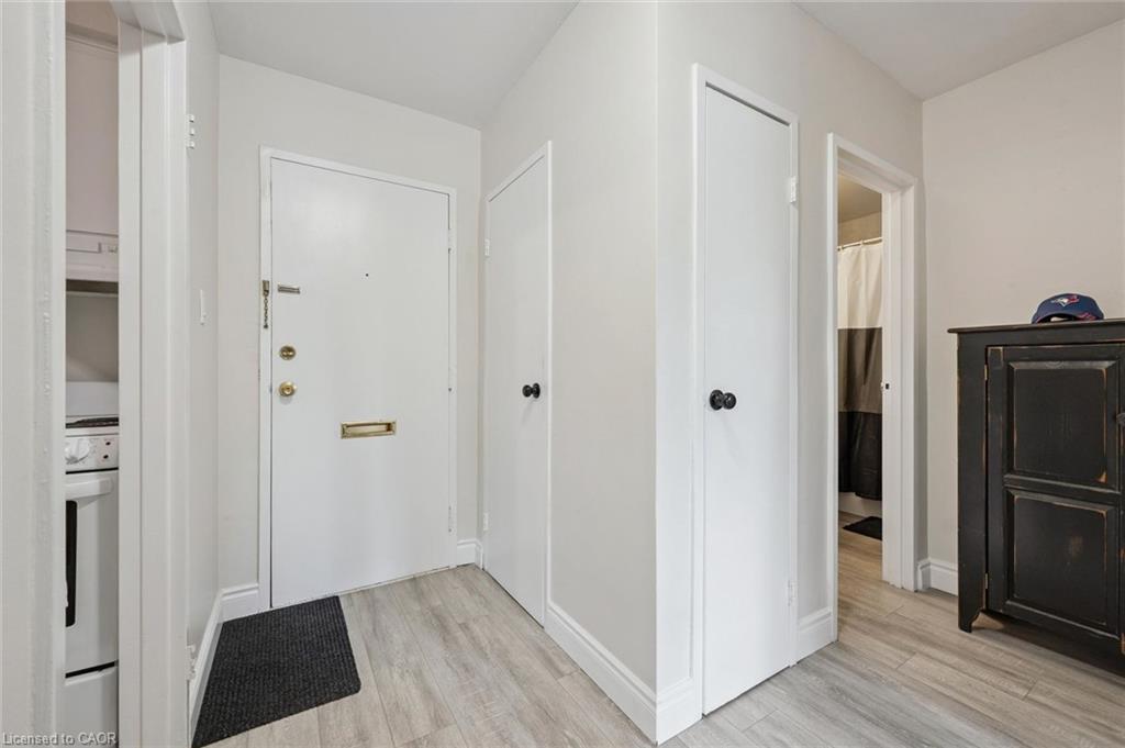 25 Walton Avenue Property Photo 4