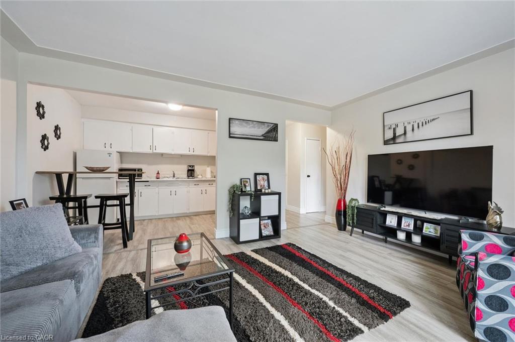 25 Walton Avenue Property Photo 6