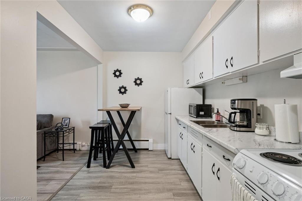 25 Walton Avenue Property Photo 7