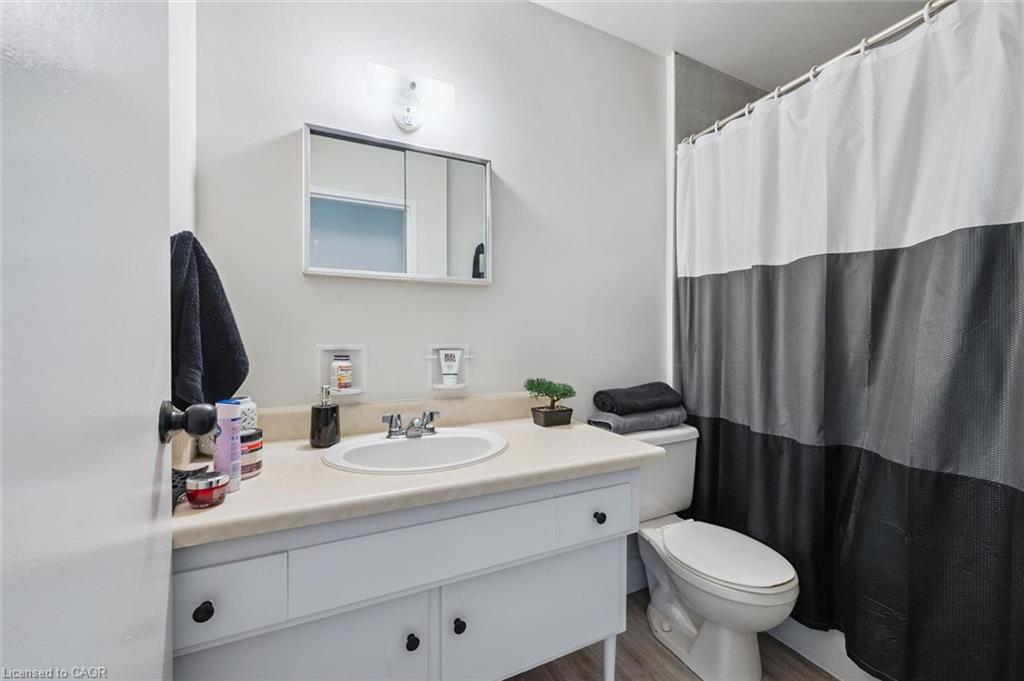 25 Walton Avenue Property Photo 9