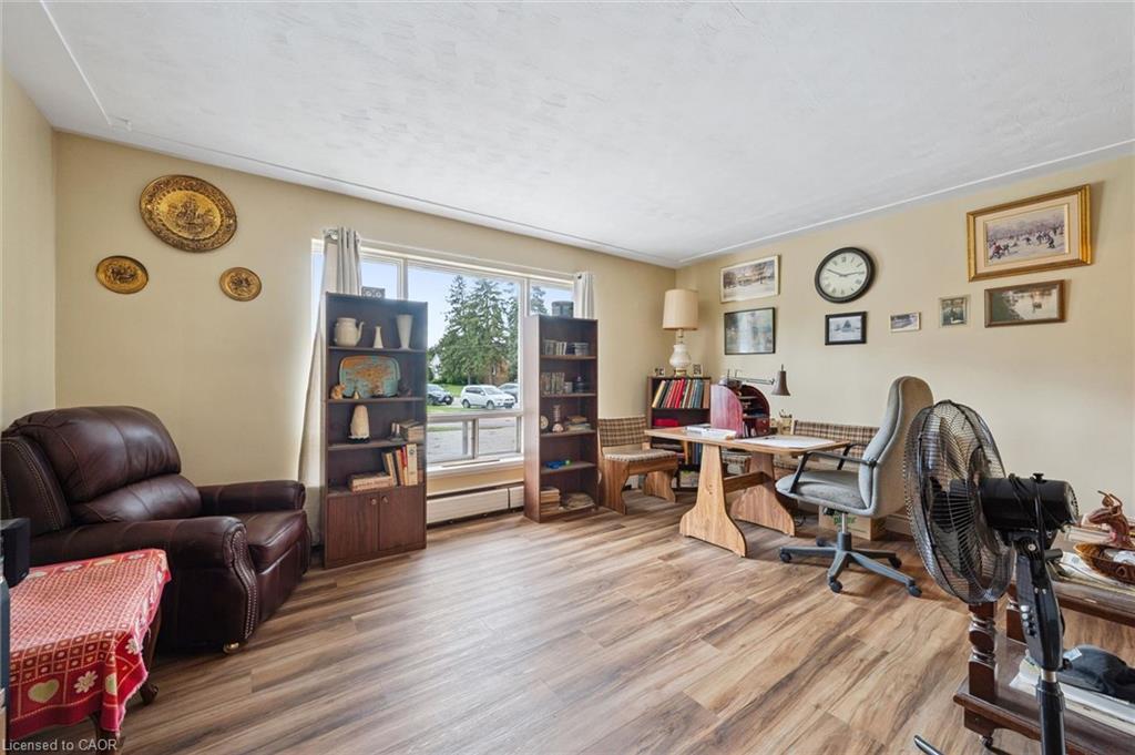 25 Walton Avenue Property Photo 10