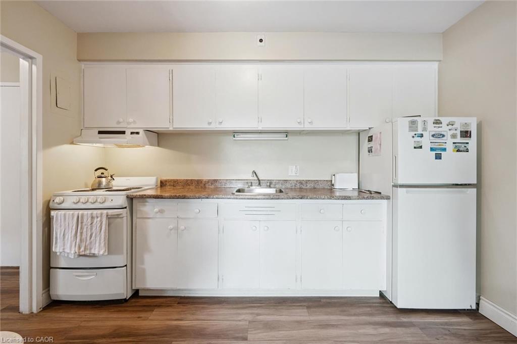 25 Walton Avenue Property Photo 12