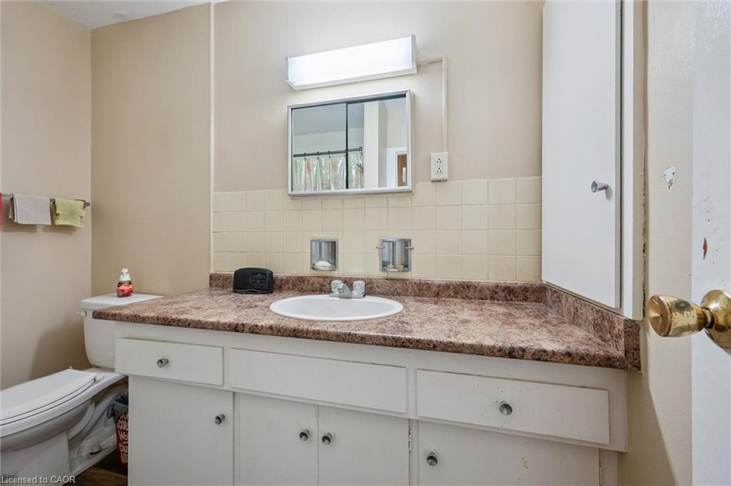 25 Walton Avenue Property Photo 14