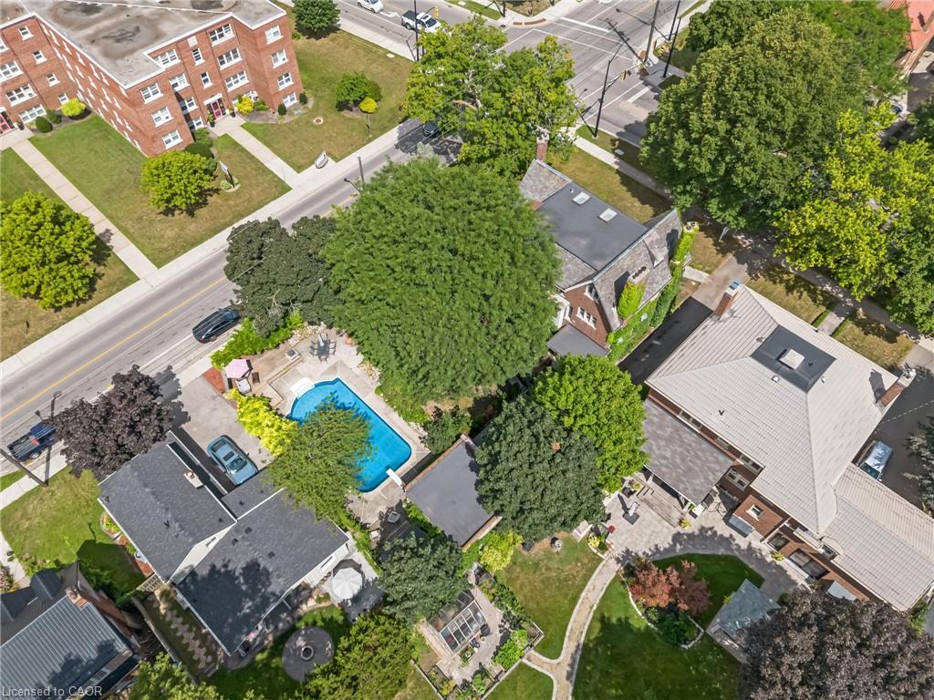 122 Dufferin Avenue Property Photo 12