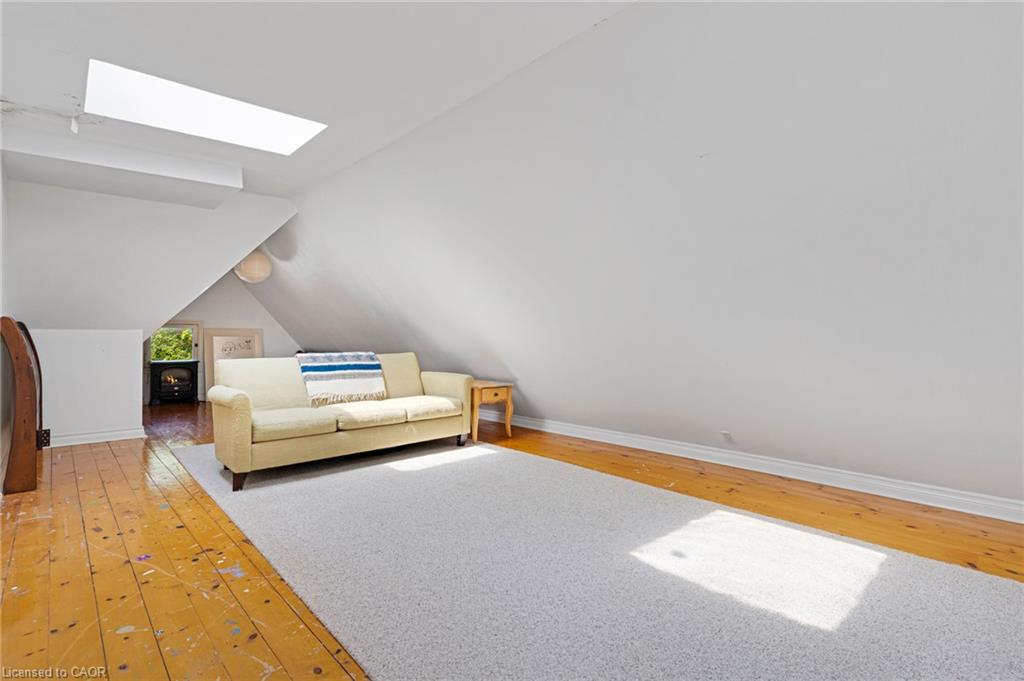 122 Dufferin Avenue Property Photo 40