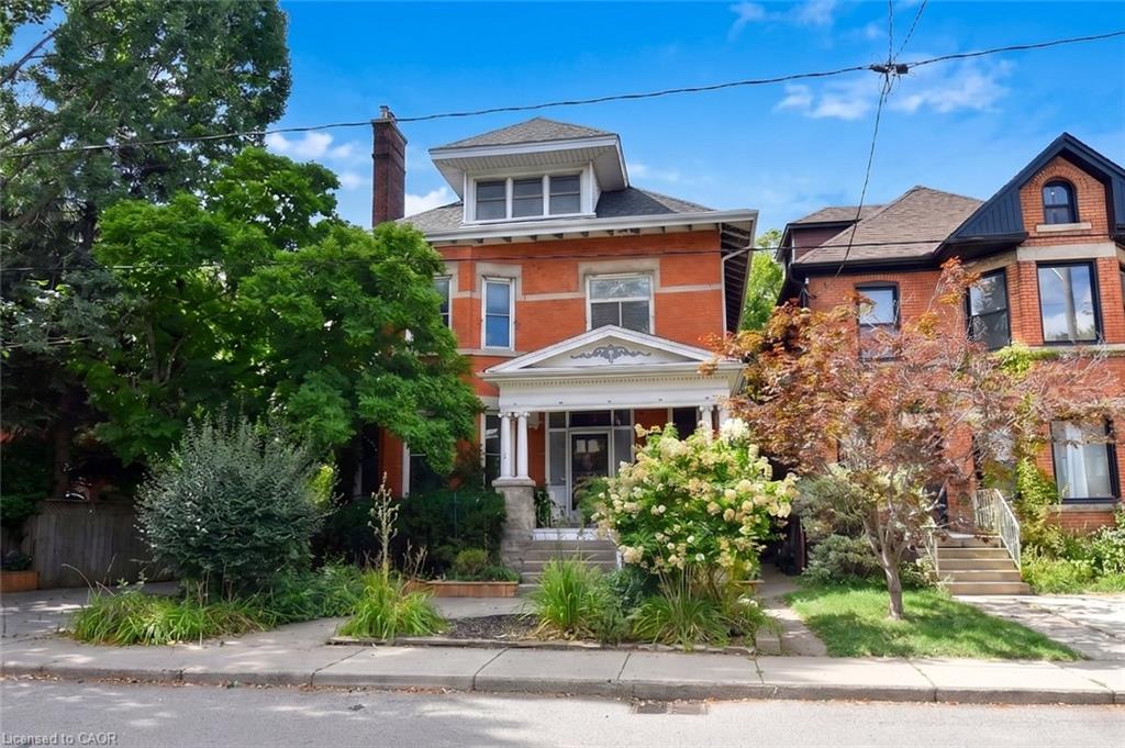 34 Holton Avenue S Property Photo 2