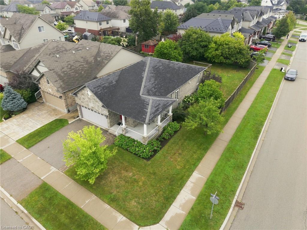 33 Norma Crescent Property Photo 2