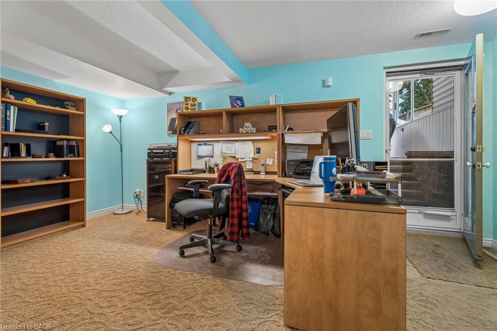 8-152 Dufferin Avenue Property Photo 33