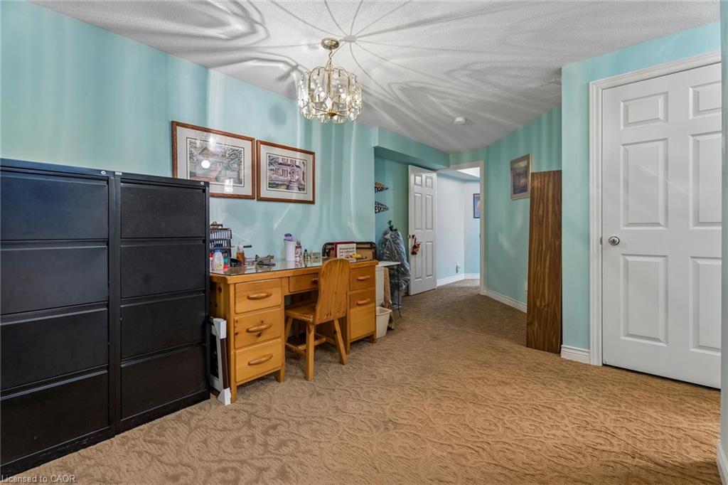8-152 Dufferin Avenue Property Photo 35