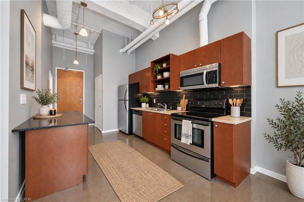 314-410 King Street W Property Photo 4