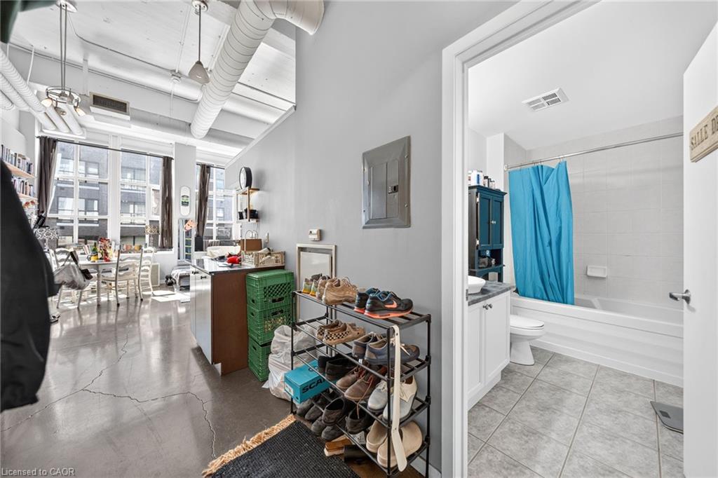 314-410 King Street W Property Photo 15