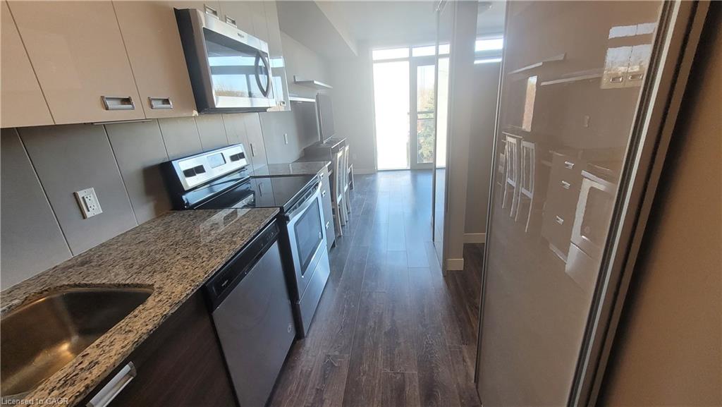 402-308 Lester Street Property Photo 2