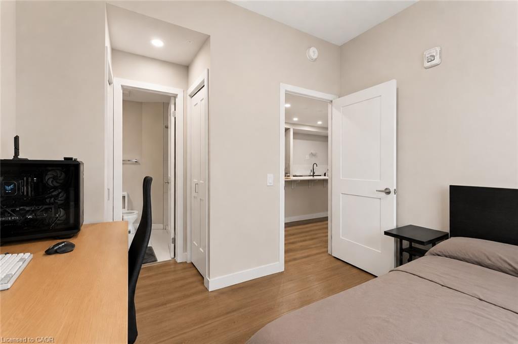 1111-15 Queen Street S Property Photo 20