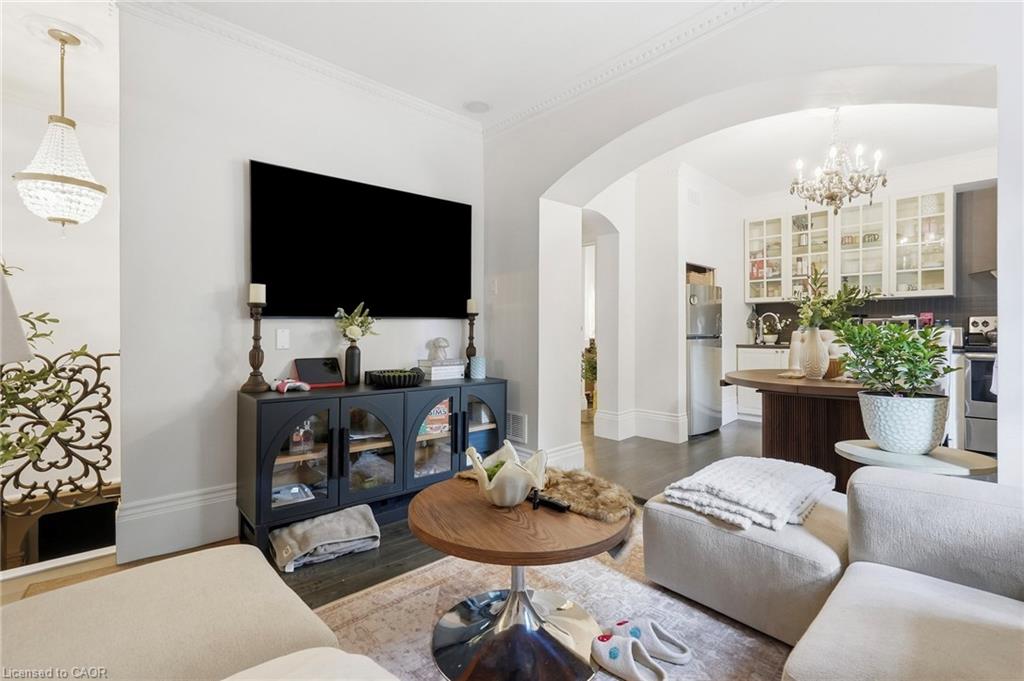 41 Spring Street Property Photo 3