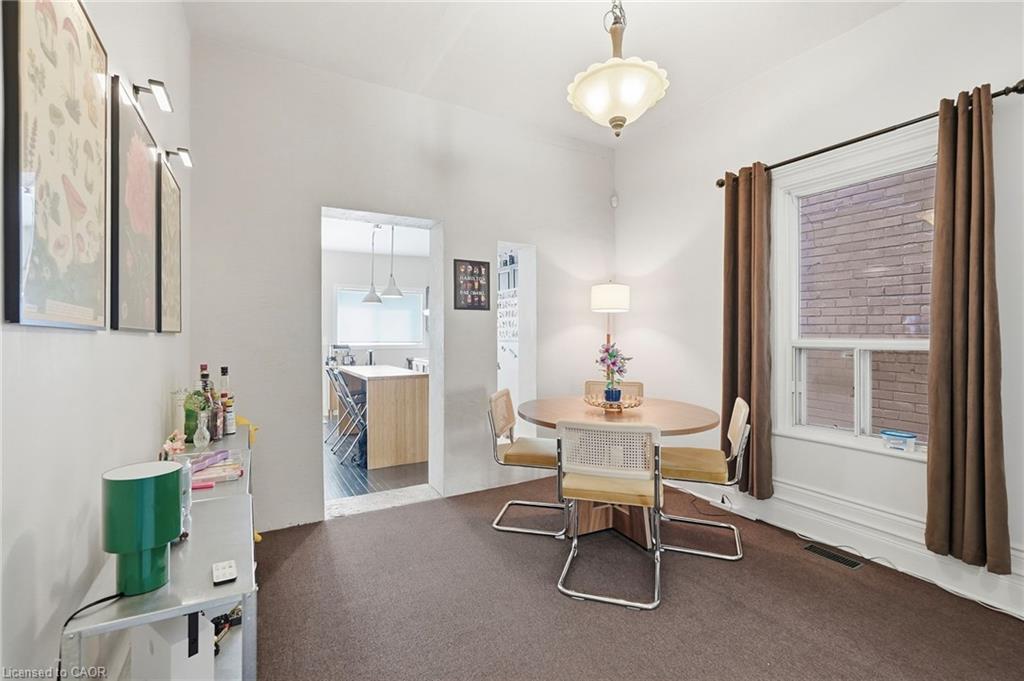 41 Spring Street Property Photo 9