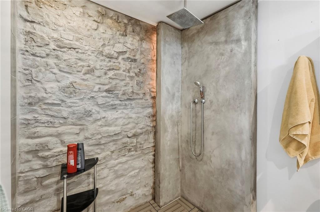 41 Spring Street Property Photo 17