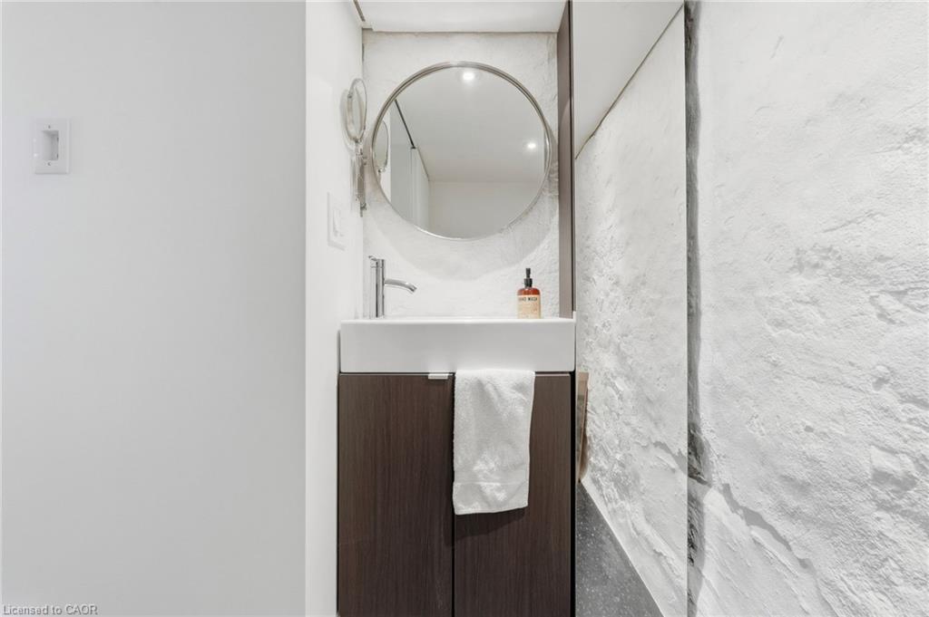 41 Spring Street Property Photo 19