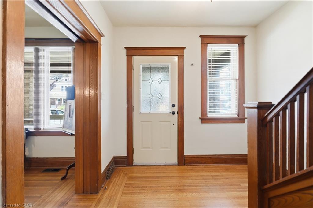 163 Grosvenor Avenue S Property Photo 7