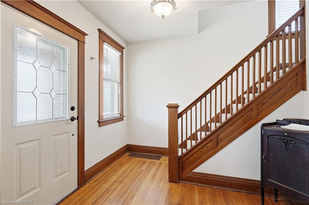 163 Grosvenor Avenue S Property Photo 8