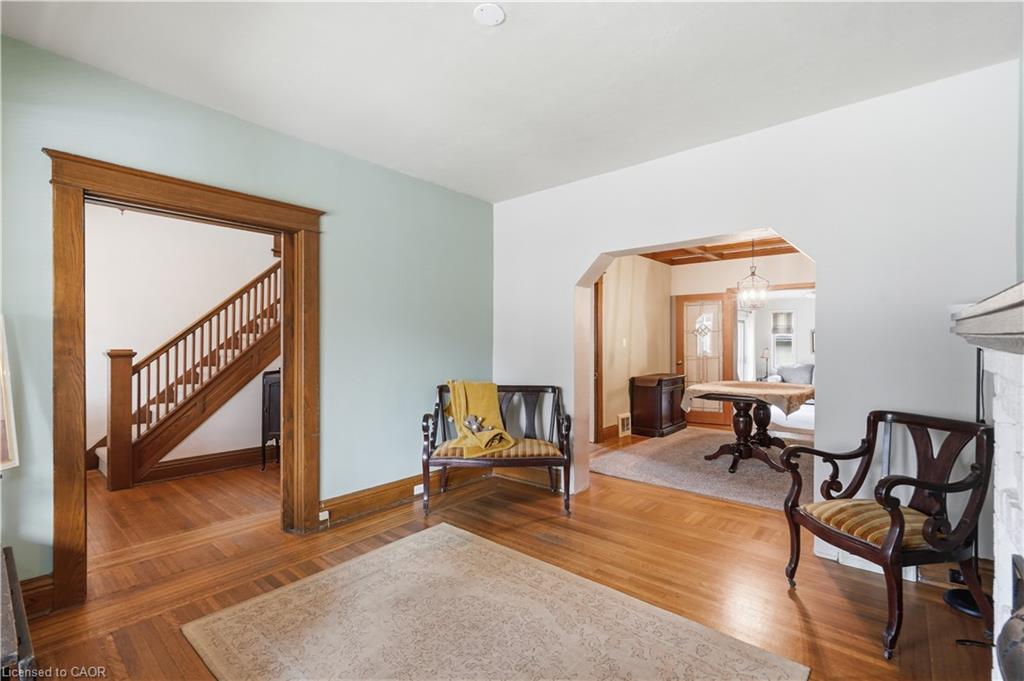 163 Grosvenor Avenue S Property Photo 12