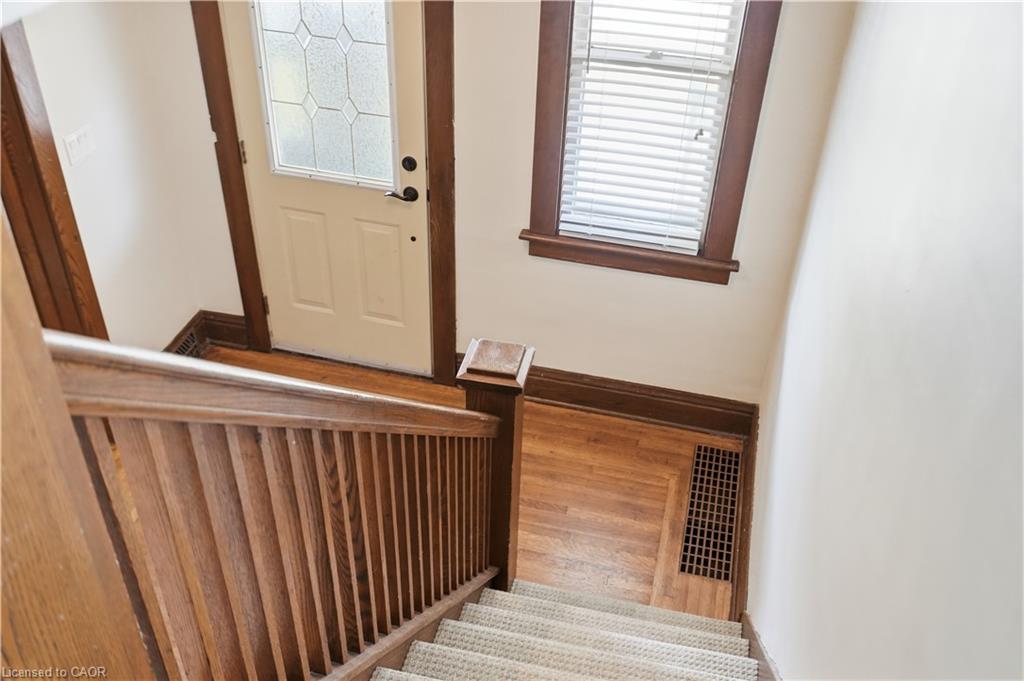 163 Grosvenor Avenue S Property Photo 23