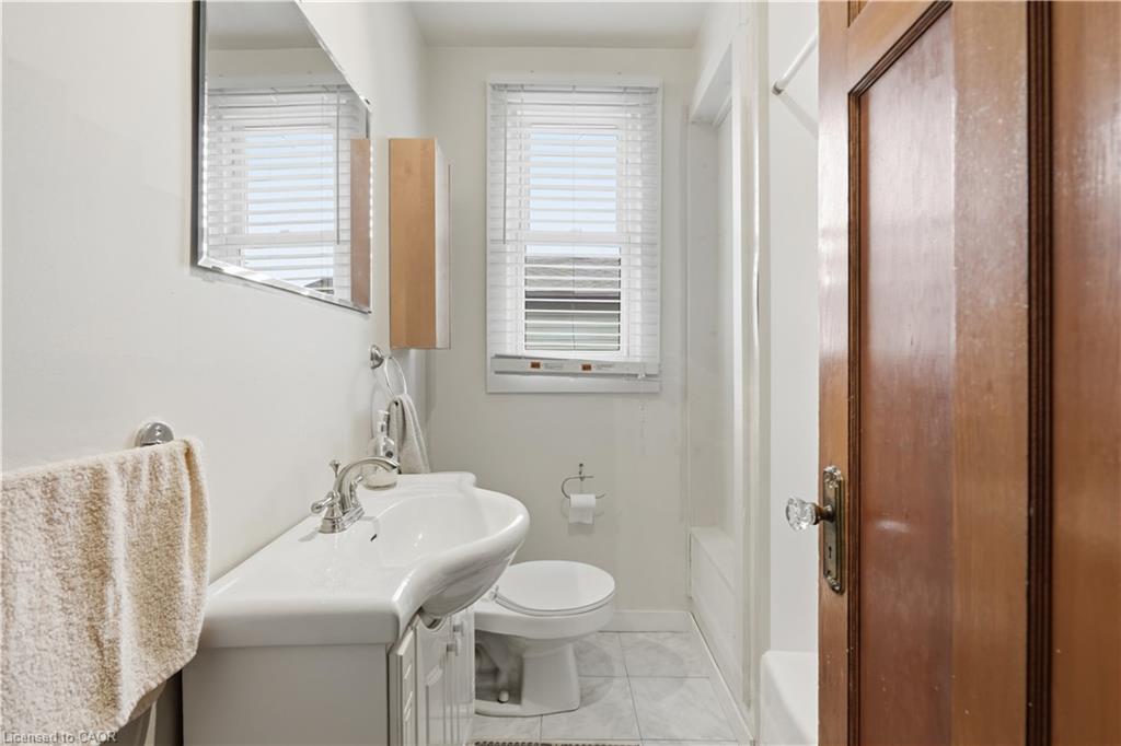 163 Grosvenor Avenue S Property Photo 31