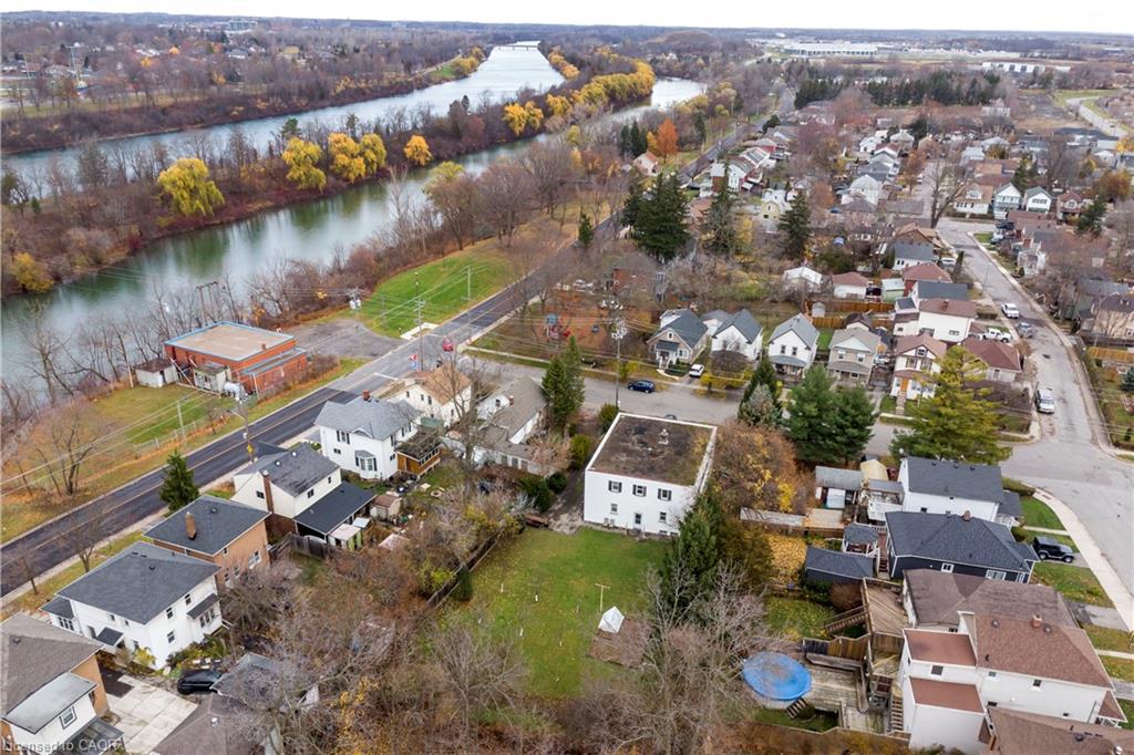 13 Mcmaster Avenue Property Photo 3
