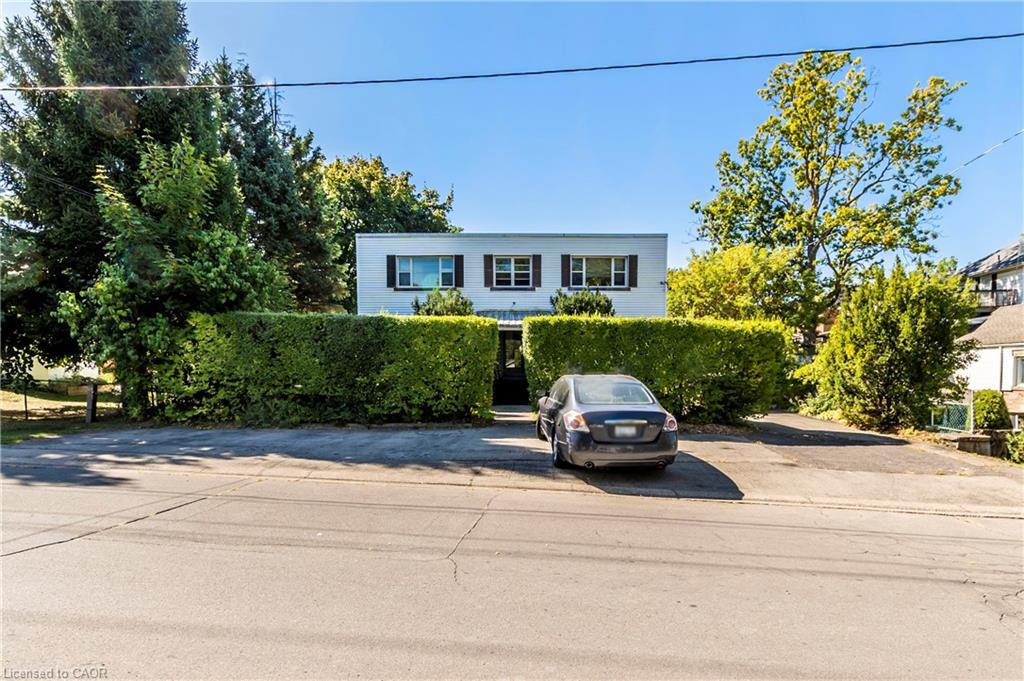 13 Mcmaster Avenue Property Photo 6