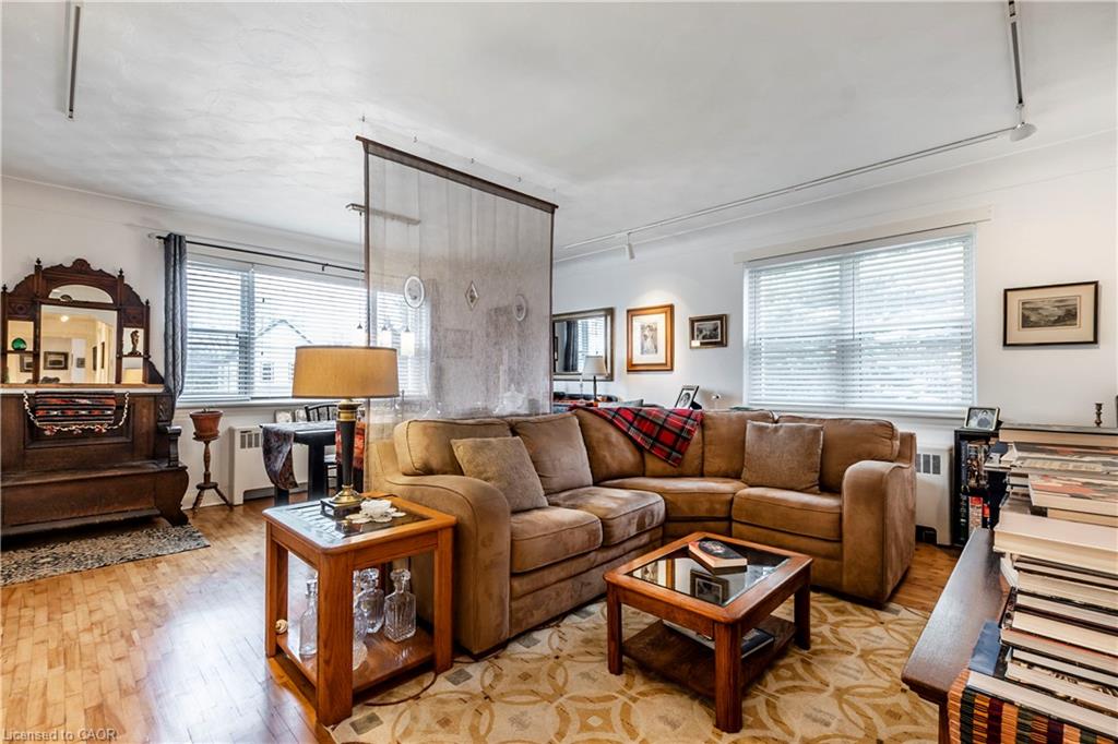 13 Mcmaster Avenue Property Photo 15