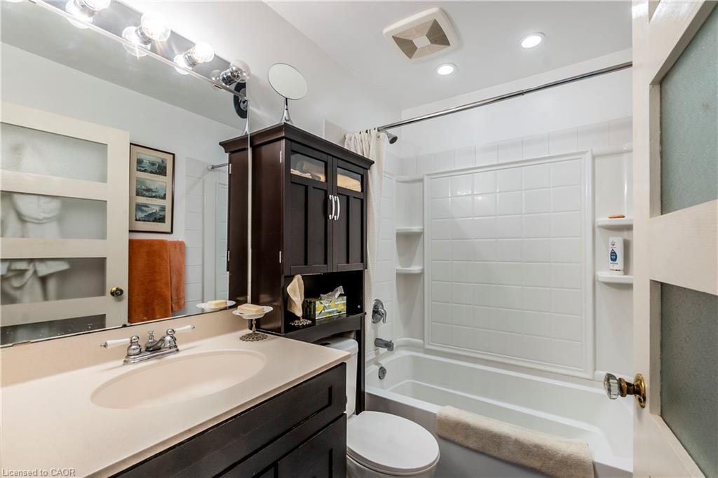 13 Mcmaster Avenue Property Photo 30