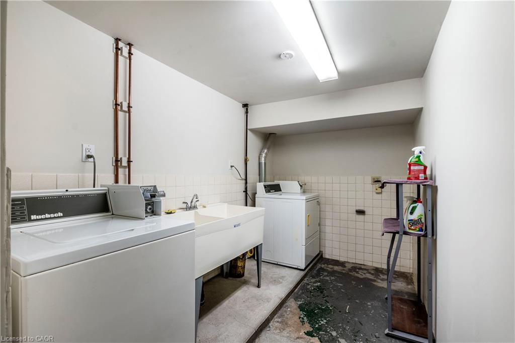 13 Mcmaster Avenue Property Photo 32