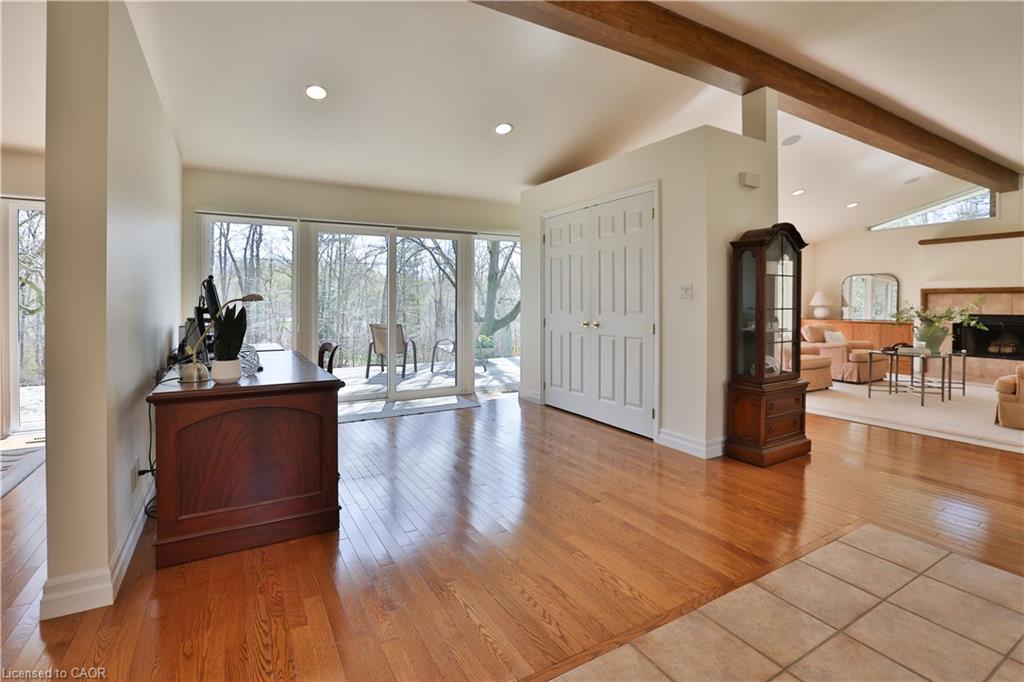 1066 Stockwell Avenue Property Photo 4