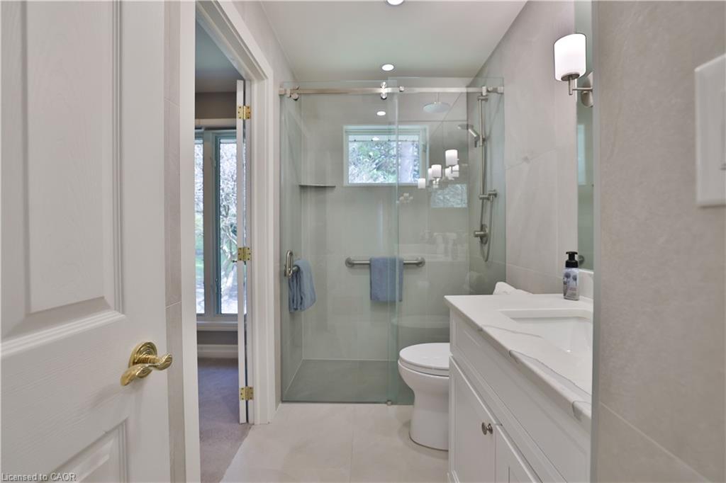 1066 Stockwell Avenue Property Photo 20