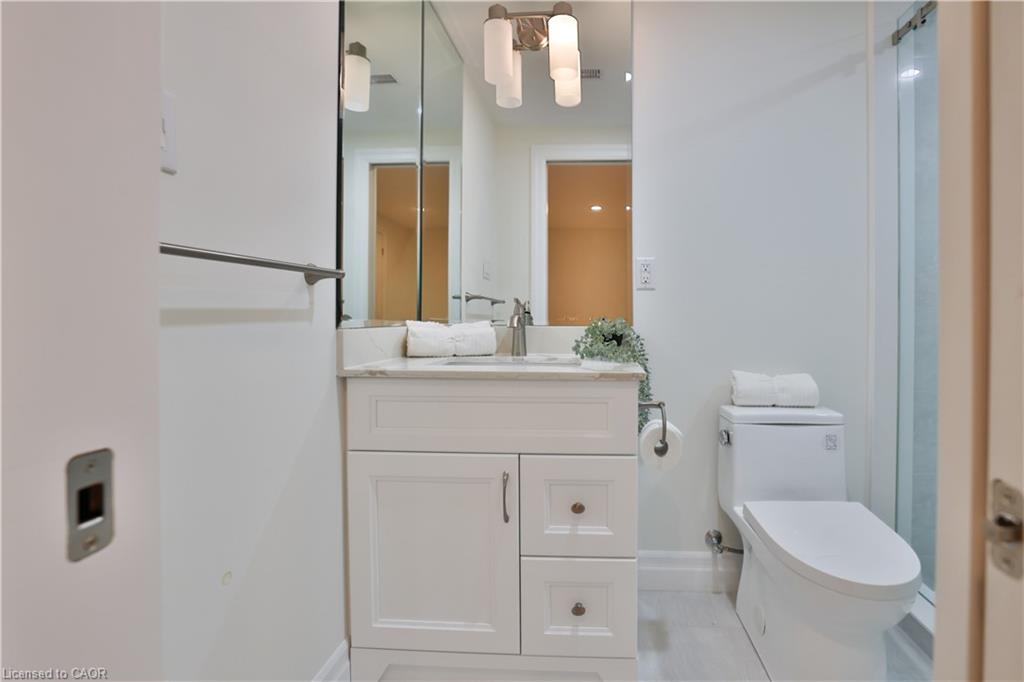 1066 Stockwell Avenue Property Photo 28