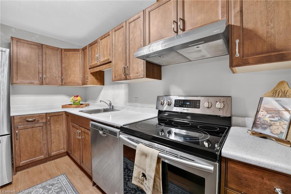 301-5 Niagara Street Property Photo 7