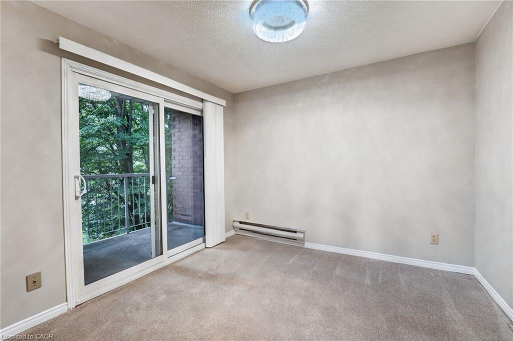 301-5 Niagara Street Property Photo 14