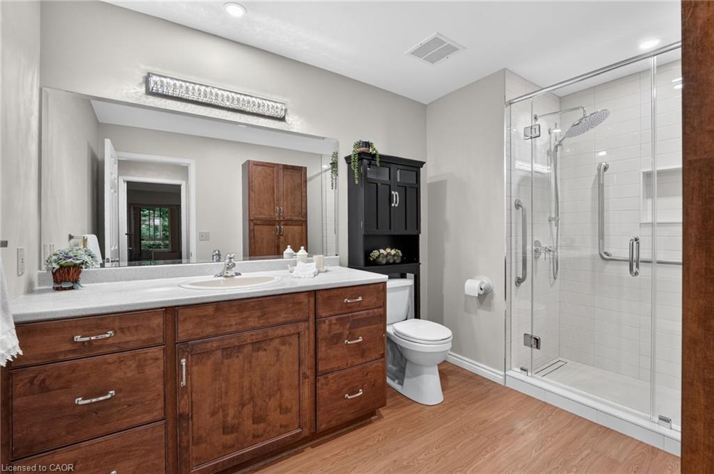 301-5 Niagara Street Property Photo 21
