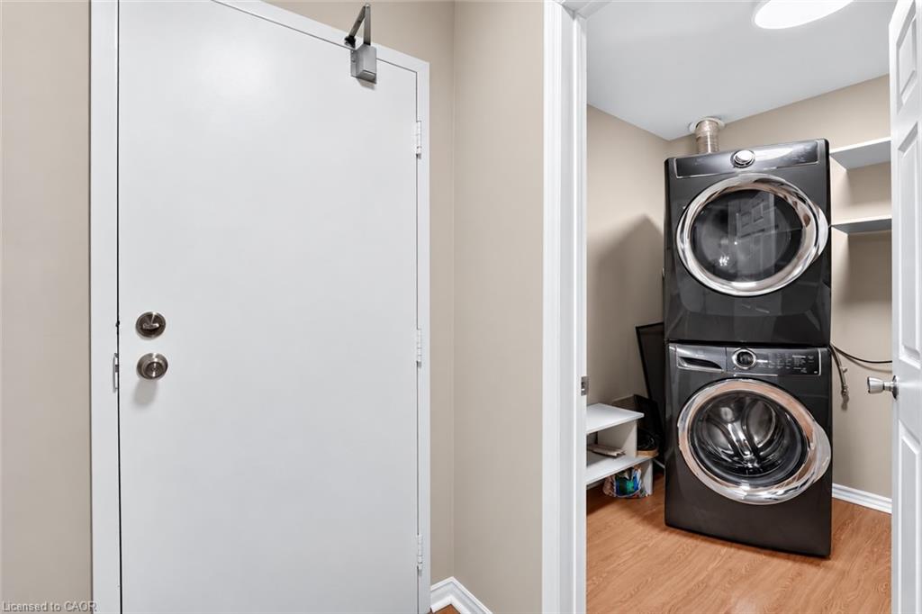 301-5 Niagara Street Property Photo 24