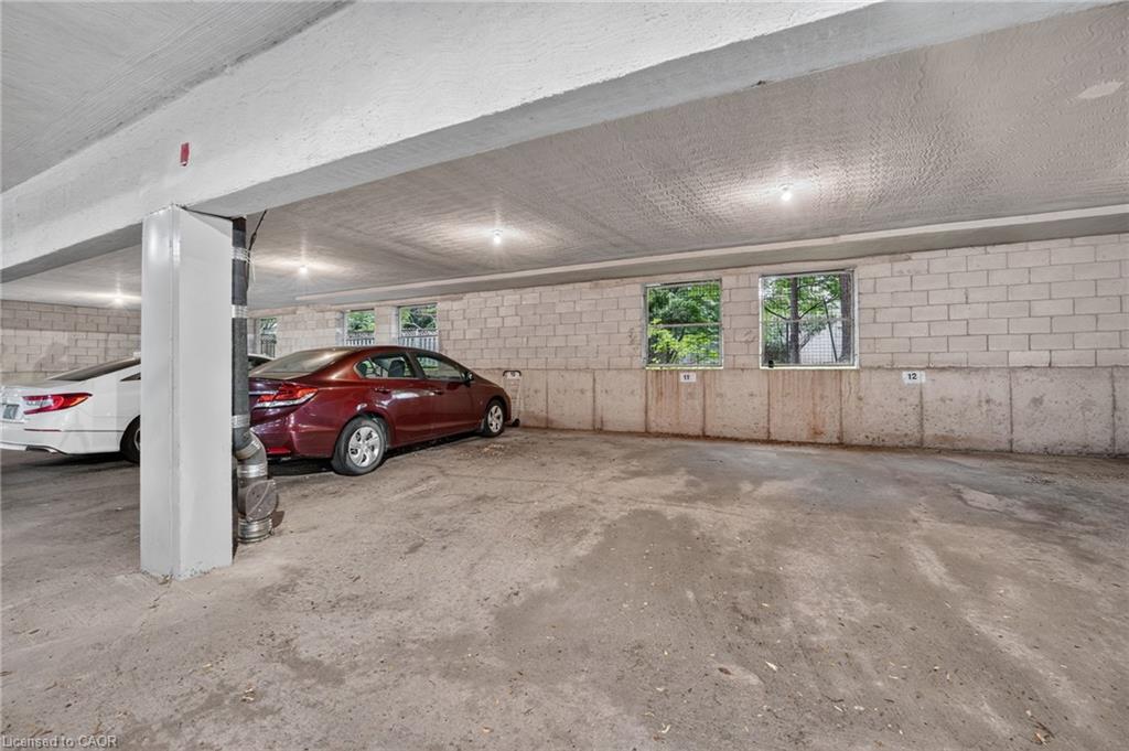 301-5 Niagara Street Property Photo 26