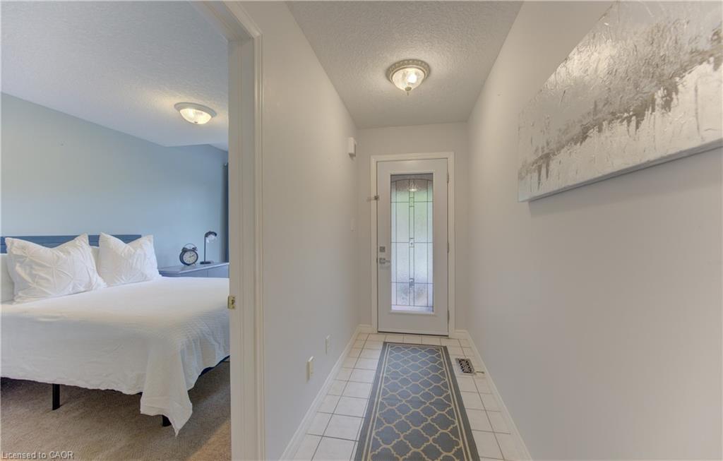 95 York Street E Property Photo 6