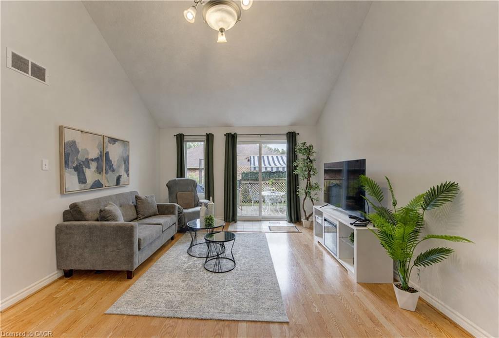 95 York Street E Property Photo 16