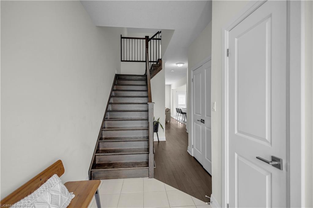 536 Grey Street Property Photo 3