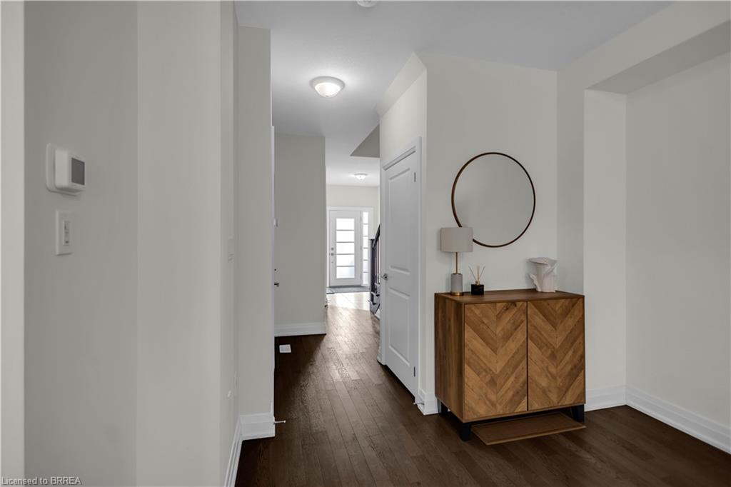 536 Grey Street Property Photo 5